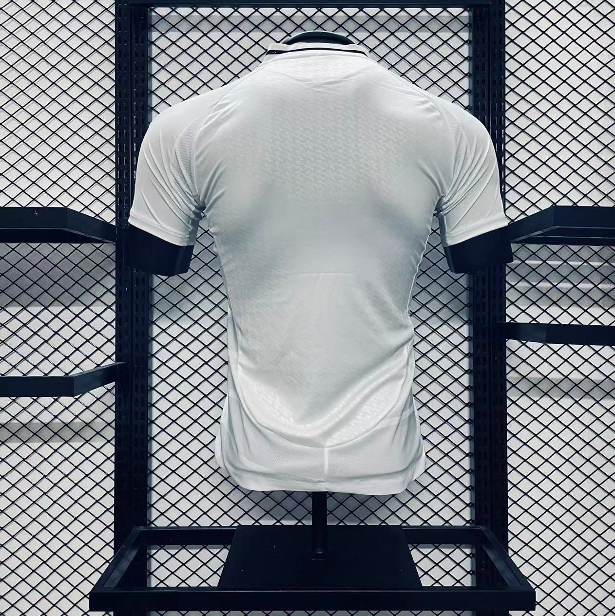 ריאל מדריד 24/25 בית - Top Jersey